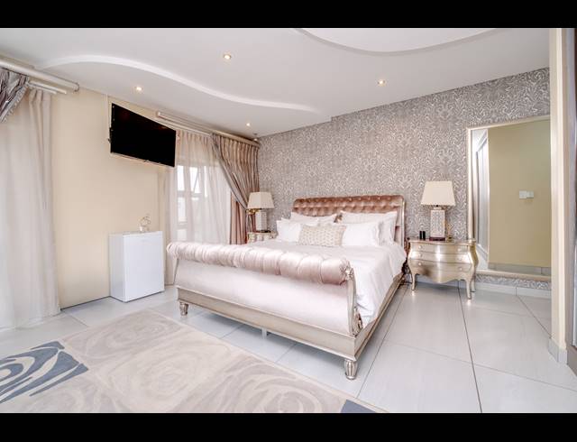 4 BEDROOM HOUSE FOR SALE IN DAINFERN VALLEY ESTATE